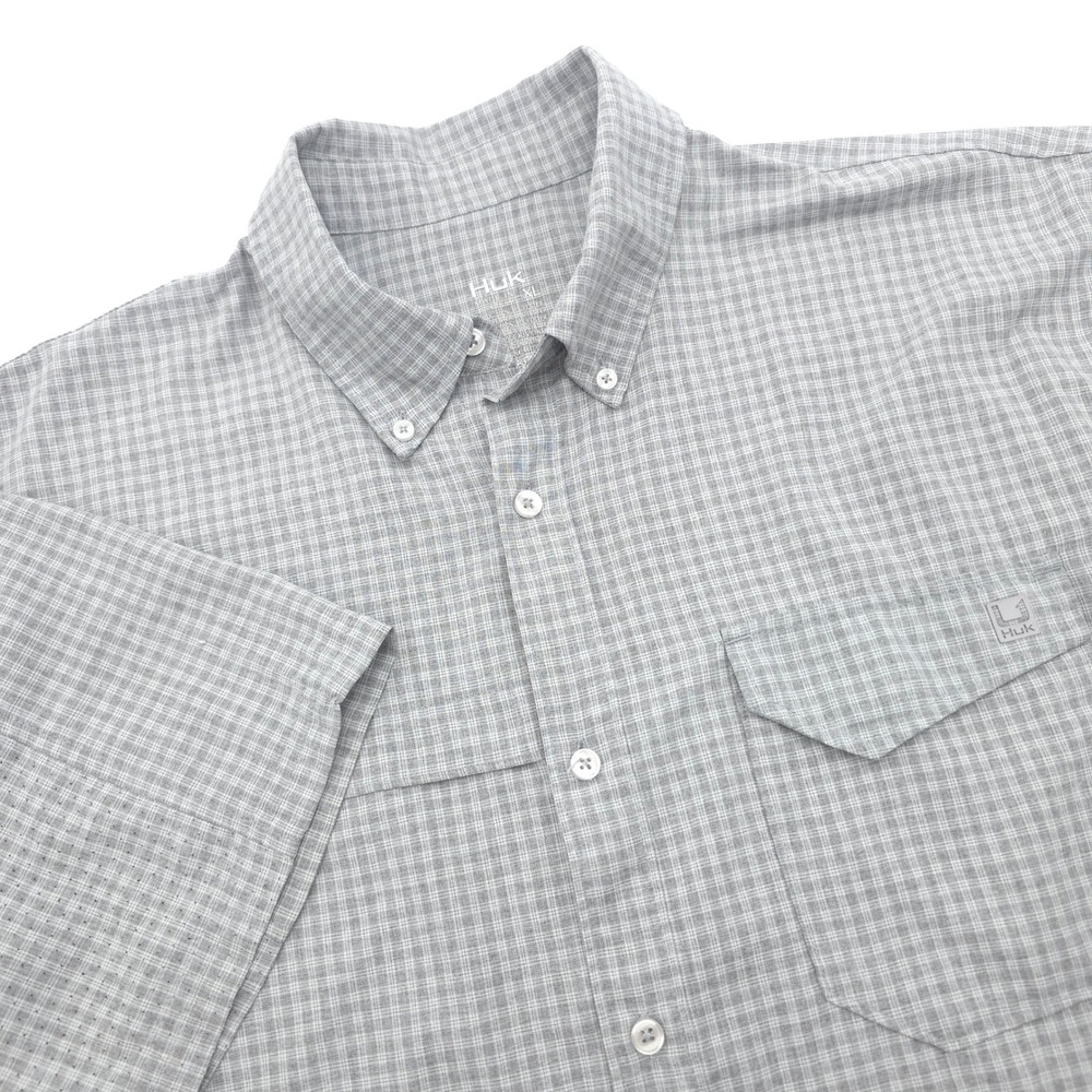 Huk Tide Point Mens XL Short Sleeve Fishing Shirt Gray Plaid Vented Button Down